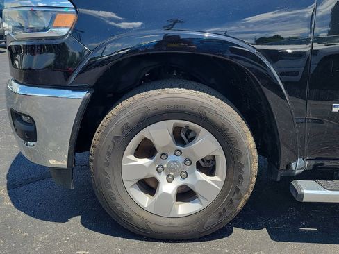 Used 2025 RAM 1500 Big Horn AWD/4WD image 5