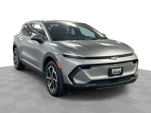 Certified 2025 Chevrolet Equinox EV LT FWD image 1