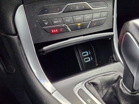 Used 2016 Ford Edge SEL w/ Equipment Group 201A image 27