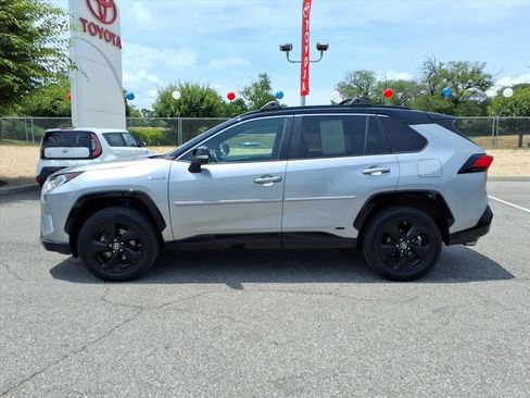 Used 2019 Toyota RAV4 XSE w/ Carpet Mat Package AWD/4WD image 8