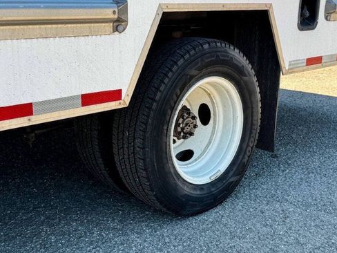 Used 2024 Ford E-350 and Econoline 350 Super Duty w/ Driver's Safety Package RWD image 9