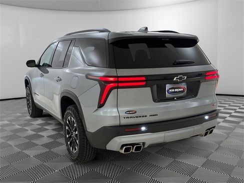 Used 2024 Chevrolet Traverse Z71 w/ Enhanced Driving Package image 5