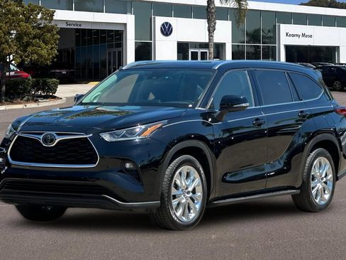 Used 2020 Toyota Highlander Limited FWD image 8