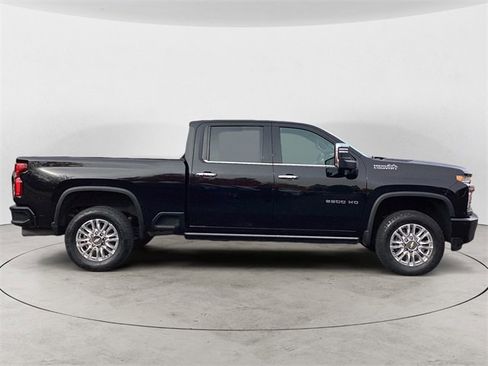 Used 2022 Chevrolet Silverado 2500 High Country w/ Z71 Off-Road Package image 6