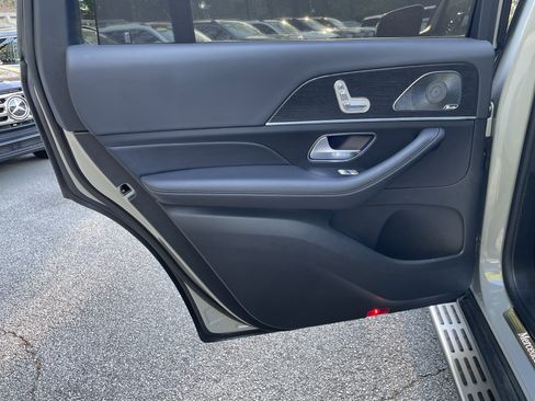 Used 2025 Mercedes-Benz GLS 450 4MATIC image 28