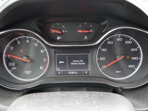 Used 2019 Chevrolet Cruze LT w/ Sun And Sound Package FWD image 17