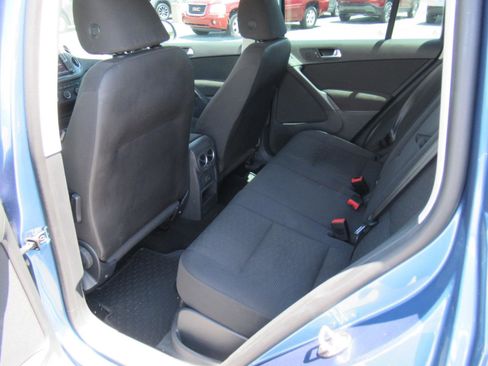 Used 2017 Volkswagen Tiguan Limited w/ Premium Package FWD image 27