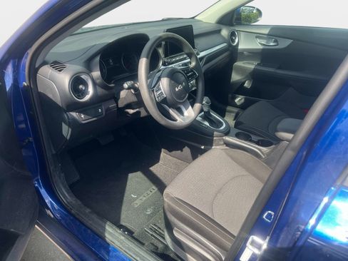 Certified 2023 Kia Forte LXS FWD image 9