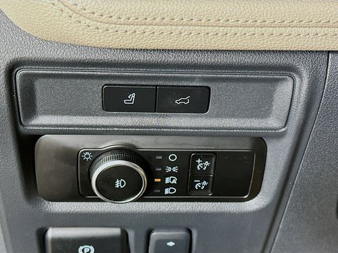 Used 2024 Ford Expedition Max Limited image 17