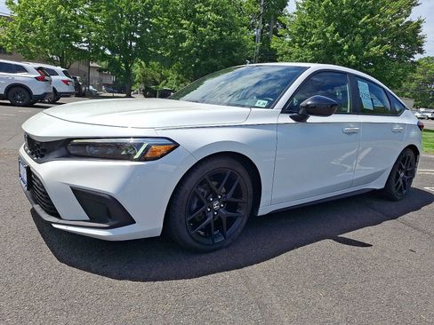 Certified 2024 Honda Civic Sport image 3