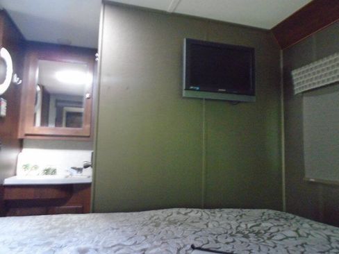 Used 2019 Chevrolet Express 4500 w/ RV Package image 48