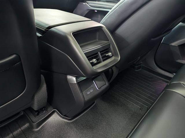 Used 2023 Cadillac Lyriq 2WD image 15