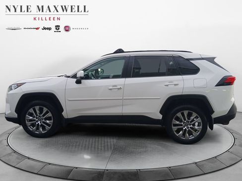 Used 2020 Toyota RAV4 XLE Premium FWD image 13