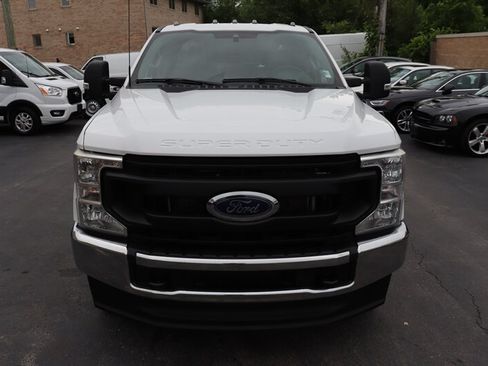 Used 2022 Ford F250 XL w/ Power Equipment Group AWD/4WD image 2