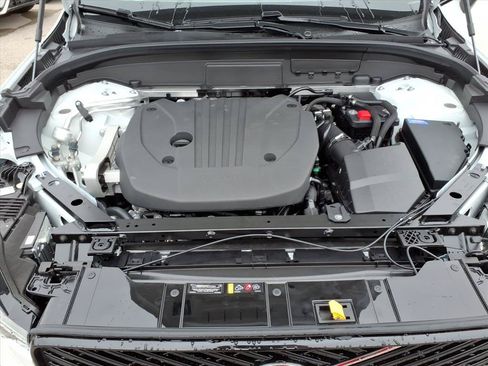 Certified 2026 Volvo XC60 B5 Plus w/ Climate Package AWD/4WD image 9