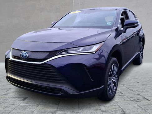 Used 2023 Toyota Venza LE image 4