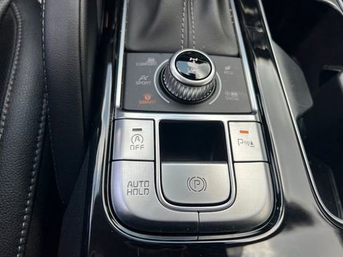 Certified 2024 Kia Telluride EX w/ EX Captain's Chair Package AWD/4WD image 28