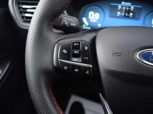 Used 2023 Ford Escape ST-Line Select w/ Tech Pack #2 image 6