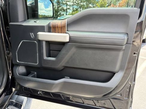 Used 2019 Ford F150 Lariat AWD/4WD image 14