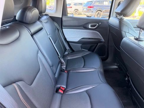 Used 2022 Jeep Compass Latitude AWD/4WD image 18