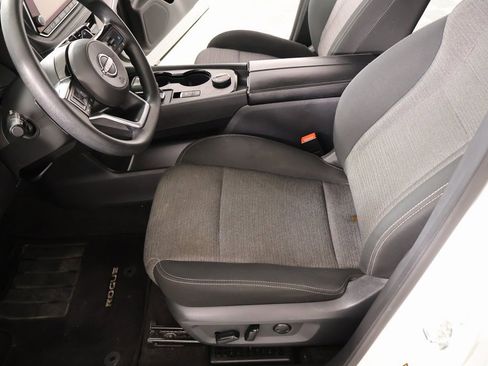 Used 2023 Nissan Rogue SV image 10