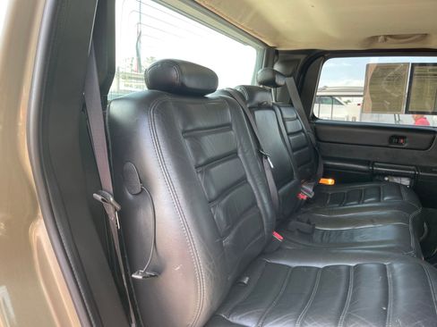 Used 2005 HUMMER H2 SUT w/ Preferred Equipment Group AWD/4WD image 22