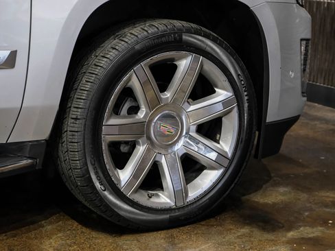 Used 2019 Cadillac Escalade ESV Luxury AWD/4WD image 50