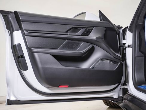 New 2025 Porsche Taycan GTS image 23