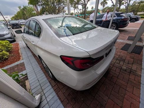 Used 2023 BMW 530e w/ Convenience Package image 5