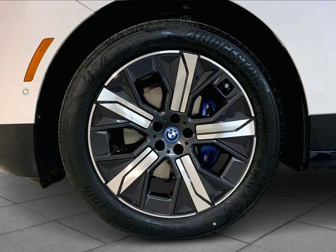Used 2024 BMW iX xDrive50 w/ Sport Package image 10