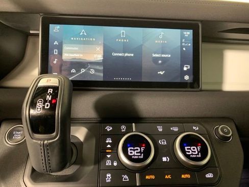 Used 2022 Land Rover Defender 90 S AWD/4WD image 21