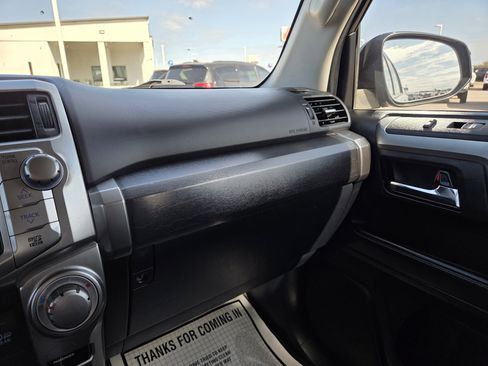 Used 2019 Toyota 4Runner SR5 Premium image 32