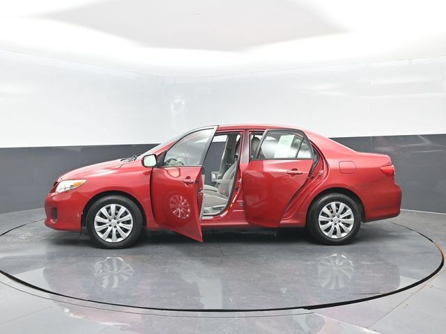 Used 2012 Toyota Corolla LE FWD image 25