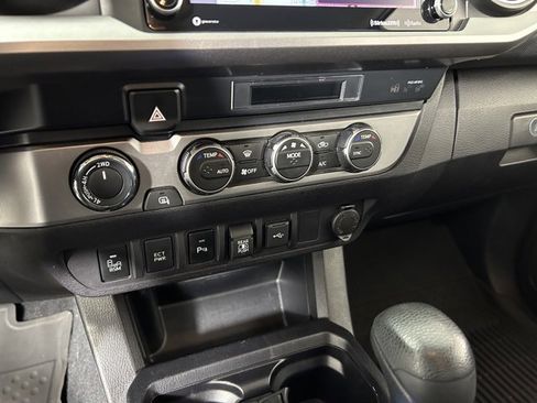 Used 2021 Toyota Tacoma SR5 w/ Trail Edition image 20