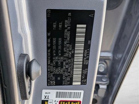 Certified 2024 Toyota Highlander Limited AWD/4WD image 26