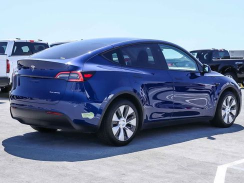 Used 2023 Tesla Model Y Long Range AWD/4WD image 4