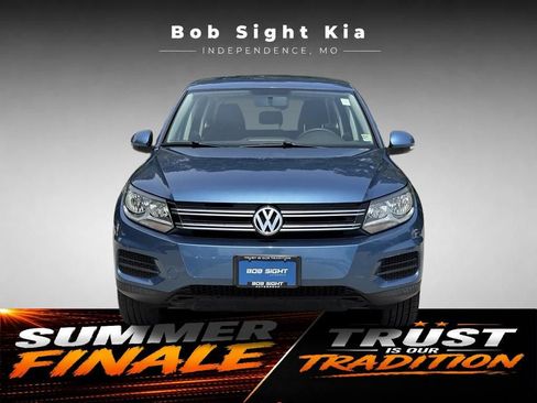 Used 2017 Volkswagen Tiguan Limited w/ Alloy Wheels Package FWD image 17