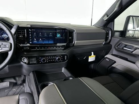 New 2026 Chevrolet Silverado 2500 ZR2 AWD/4WD image 36