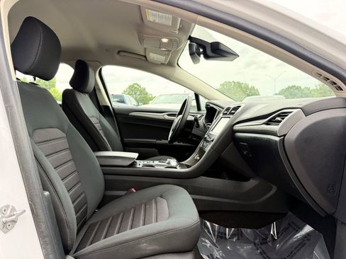 Used 2020 Ford Fusion SE FWD image 20