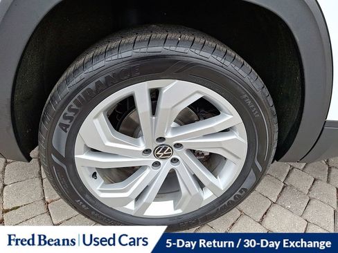 Certified 2022 Volkswagen Atlas SE w/ Panoramic Sunroof Package image 8