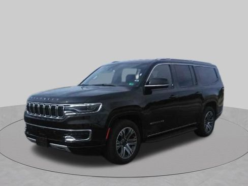 Used 2024 Jeep Wagoneer L Series II w/ Flexible Seating Group AWD/4WD image 1