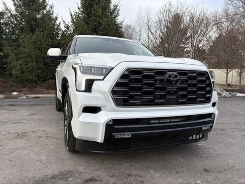 Used 2025 Toyota Sequoia Platinum image 11