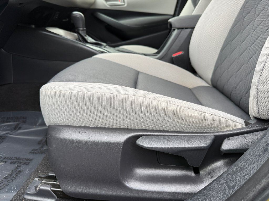 Used 2023 Toyota Corolla LE FWD image 10
