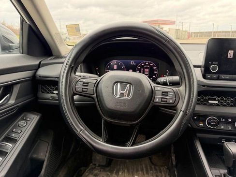 Used 2025 Honda Accord SE image 9