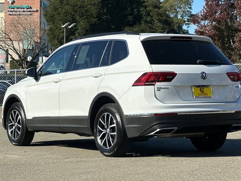 Used 2021 Volkswagen Tiguan SE image 6