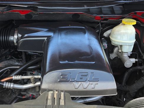Used 2017 RAM 1500 Sport RWD image 9