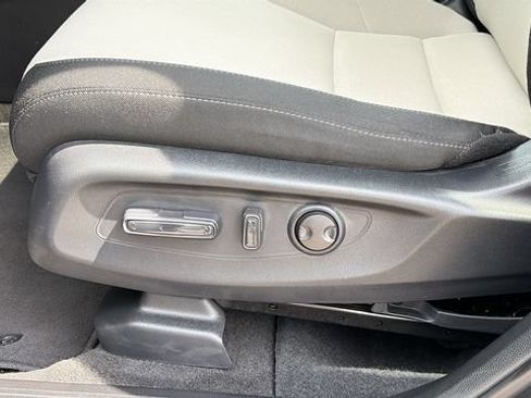 Used 2024 Honda CR-V EX image 10
