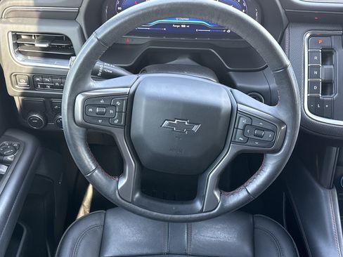 Used 2022 Chevrolet Suburban RST w/ Luxury Package RWD image 18