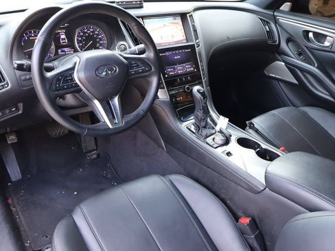 Used 2018 INFINITI Q60 2.0t w/ Sensory Package 2.0T Luxe RWD image 5