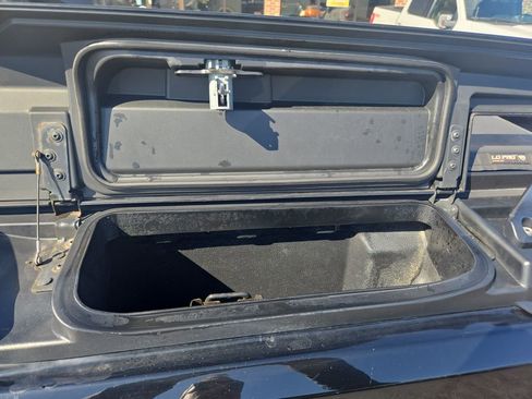 Used 2011 Cadillac Escalade EXT Luxury image 2